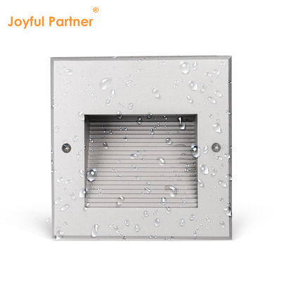 Lumière murale LED en retrait IP65 Carré imperméable à l'eau 12V 220V Voltage Conception personnalisée pour escalier