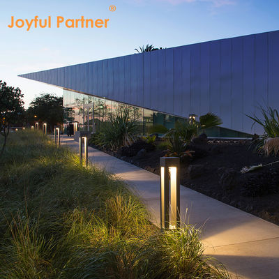 10W Bollard de jardin de paysage lumière Matériau en aluminium IP65 étanche avec base d'épaississement carré